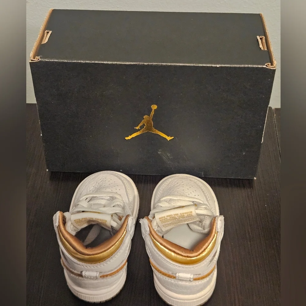Nike Jordan 1 Retro High Top OG White N Gold 2c - Picture 6 of 9